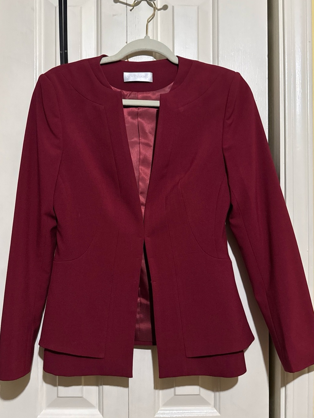 Women's size 4 Tailored BossBabe Burgundy Blazer Business Chic